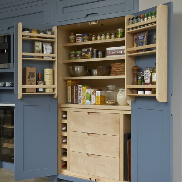 Hermitage American handleless kitchen. Hermitage American Handleless Kitchen Larder