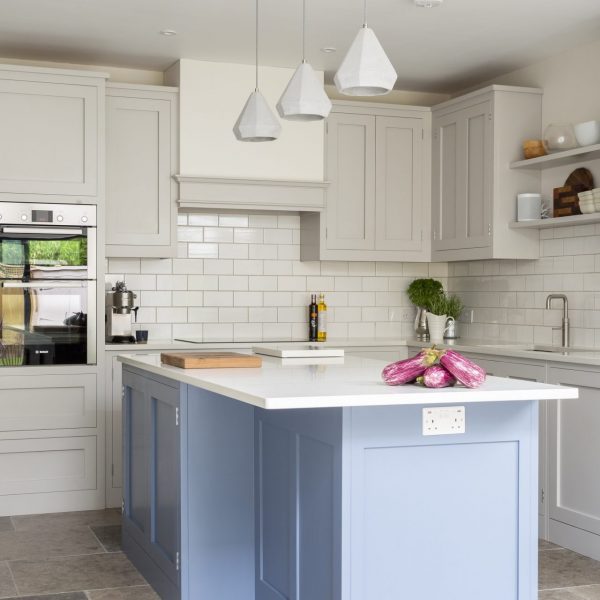 Twickenham - Handleless Painted Shaker Kitchen