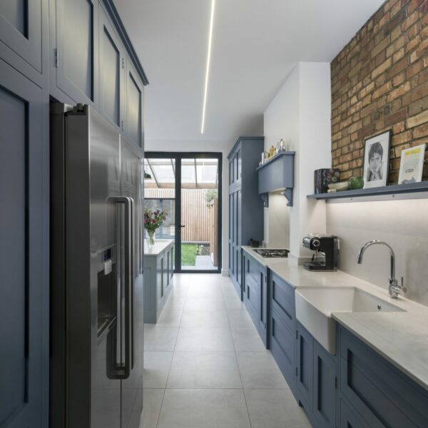 Wood green blue handleless shaker kitchen. Wood Green Blue Handleless Shaker Kitchen