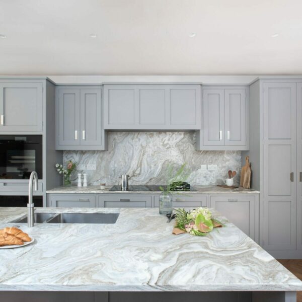 Walthamstow inset handle painted shaker kitchen.