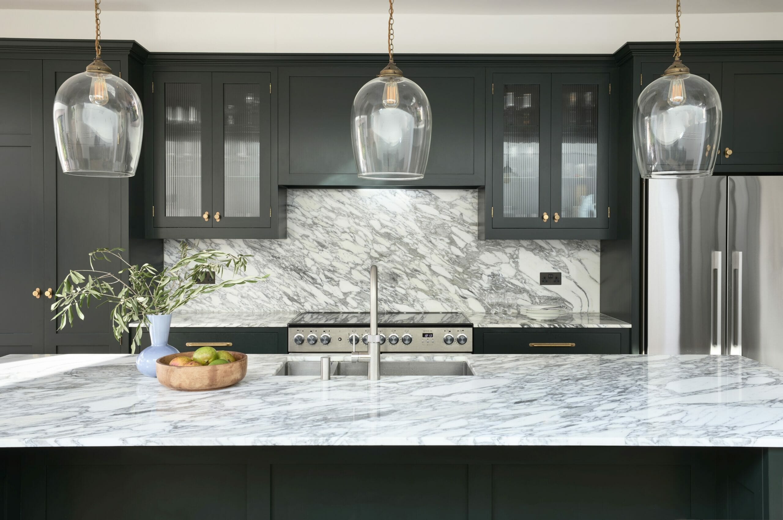 Kensal Rise Painted Shaker Kitchen Green Marble Worktop