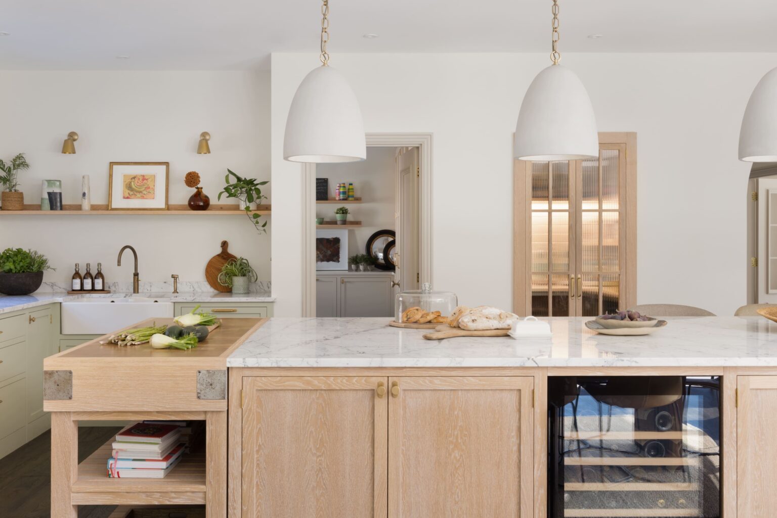 Farnham White Oak Island with Corston Knobs