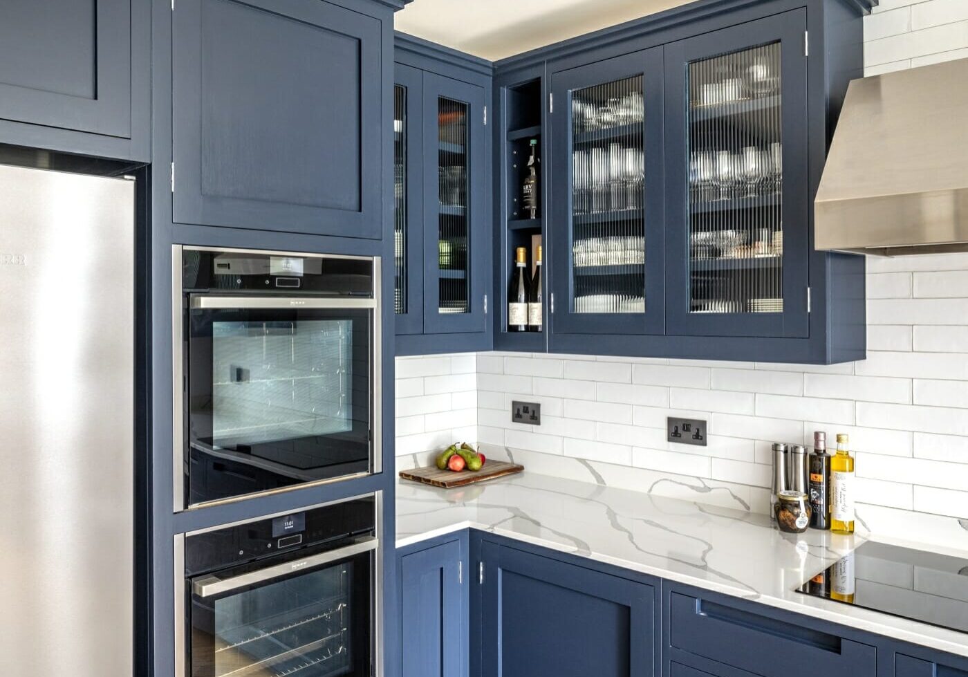 Hampstead handleless shaker kitchen Neff ovens. Hampstead Handleless Shaker Kitchen Neff Ovens
